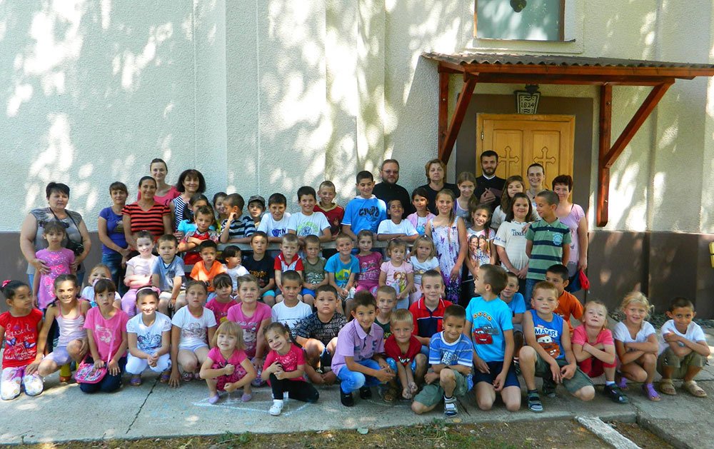 Activităţi de vacanţă cu elevii în Parohia Alioş 78210