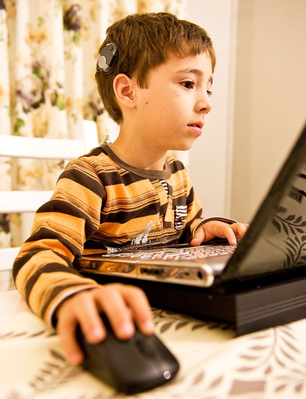 Ar putea auzi şi vorbi, dacă l-am ajuta 78215