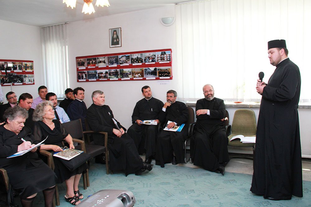 Revederea de 10 ani a promoţiei 1999-2004, la Seminarul Teologic „Sf. Ioan Iacob“ Dorohoi 78202