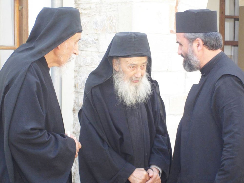 Volumul „Muntele Athos, microcosmos al Răsăritului creştin“ 78173