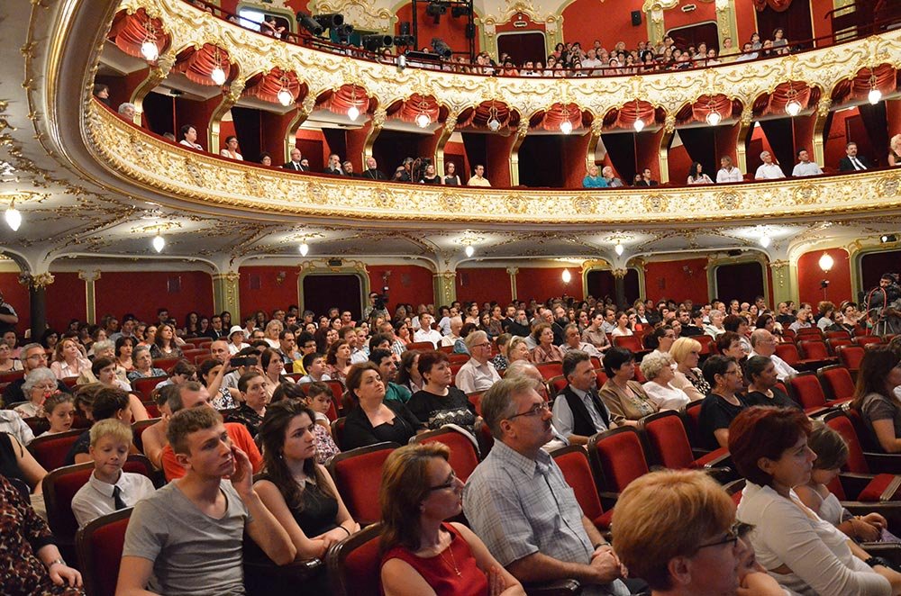 Gala Festivalului „Gavriil Musicescu“, la Teatrul Naţional „Vasile Alecsandri“ 78104