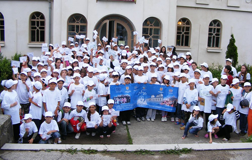 Speranţe şi eforturi noi pentru prevenirea abandonului şcolar prin actul educaţional catehetic 78056