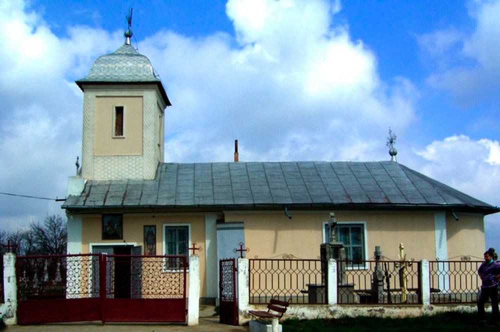 Resfinţirea bisericii din Parohia Başta, Protopopiatul Roman 77982