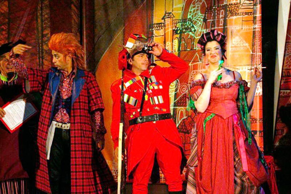 Medalie de aur pentru artiştii Operei Comice pentru Copii  77950