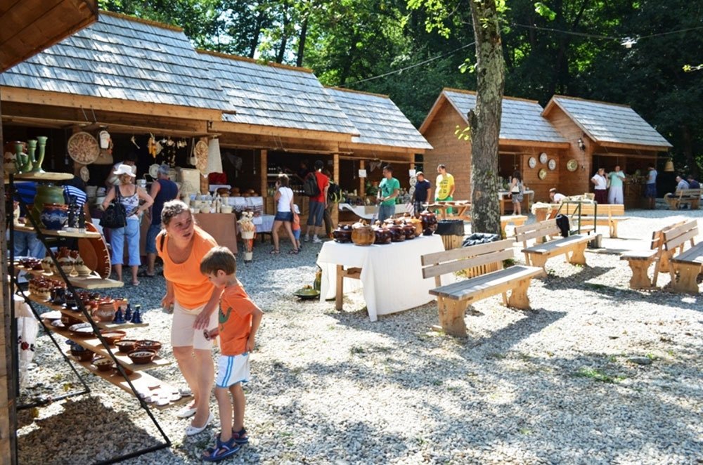 Expoziţie de ceramică la ASTRA 77886