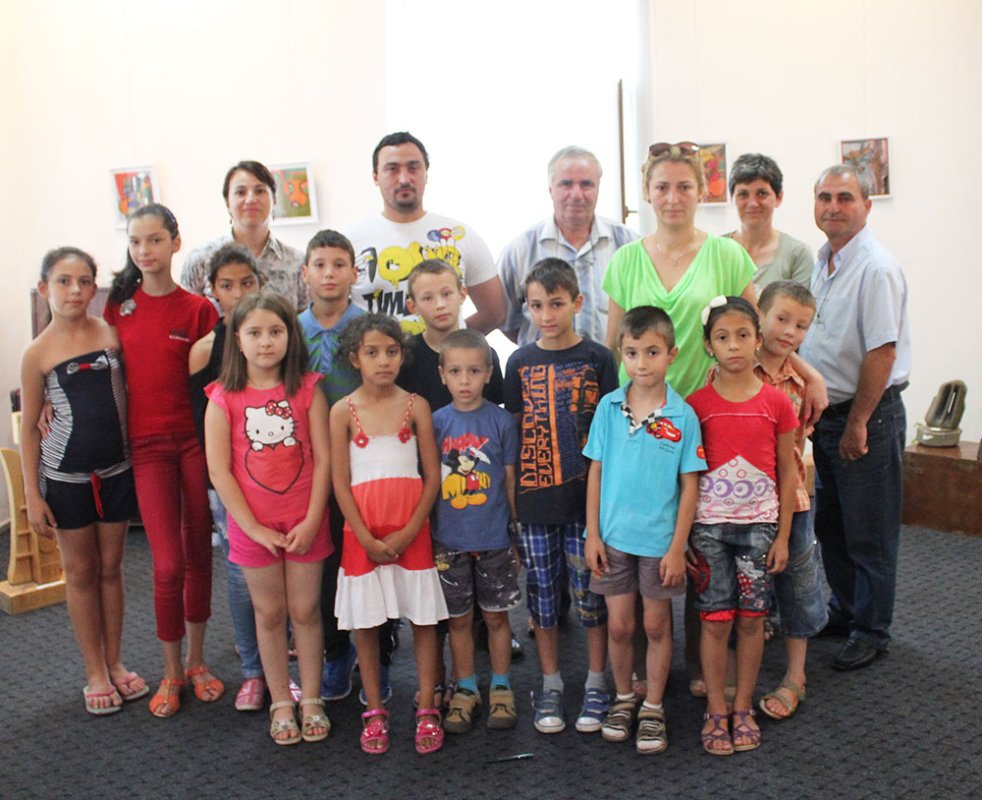 „Să sprijinim elevii să înveţe experimentând“ 77887