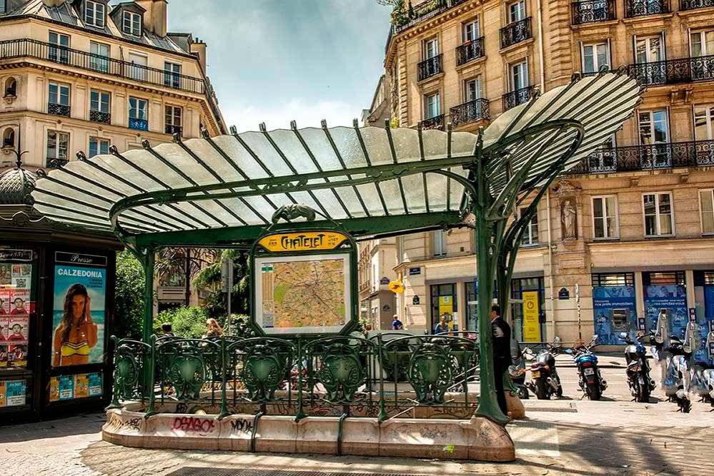 Metroul parizian la aniversare 77855