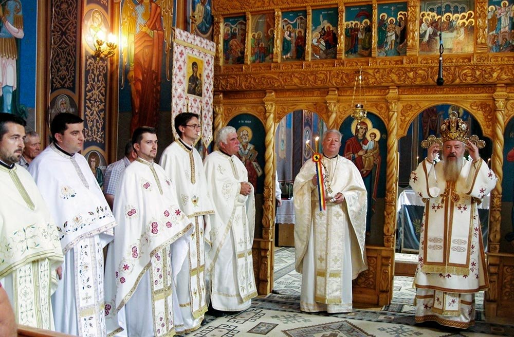 Slujbă arhierească la Săsarm, Năsăud 77819