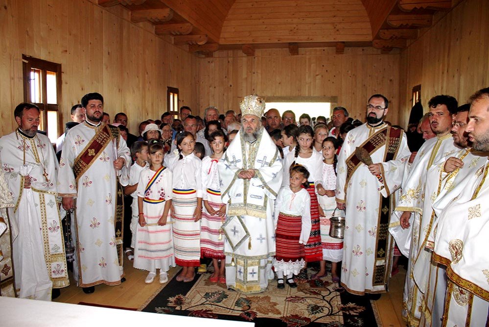 Sfântul Cuvios Rafael, prăznuit în satul său natal 77785