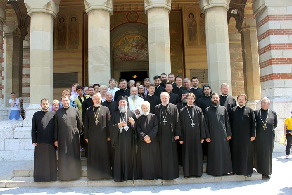 Moment festiv pentru Biserica din Oltenia 77676