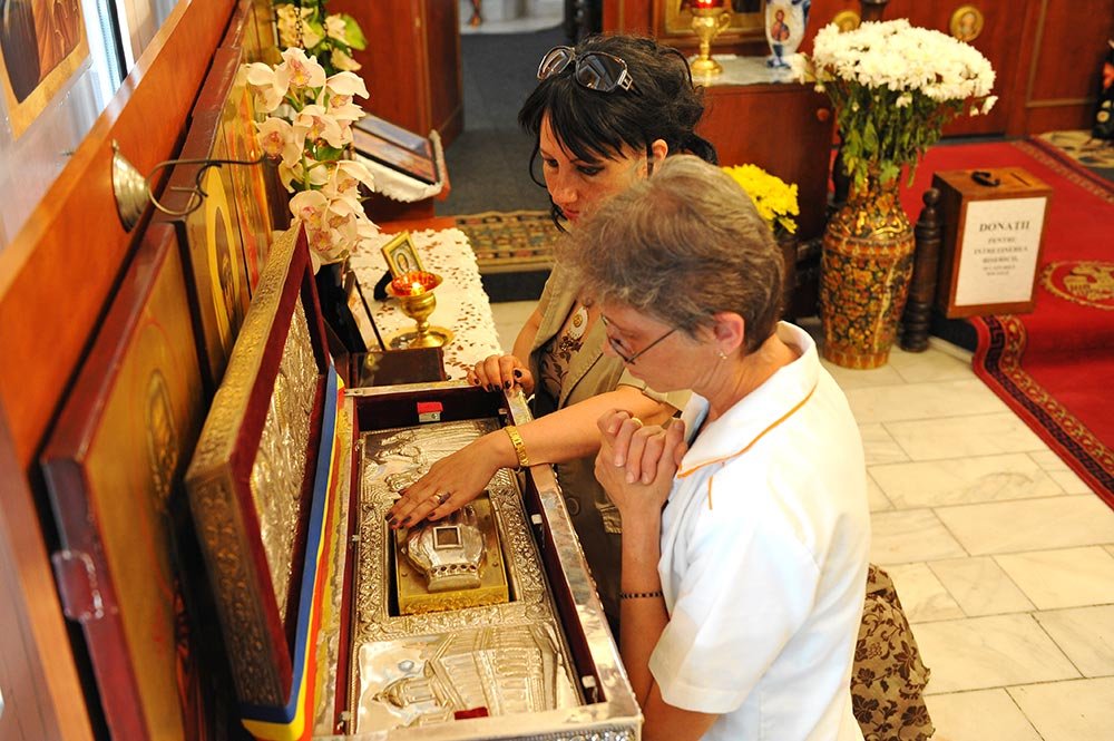 Speranţă şi ajutor pentru cei suferinzi 77633