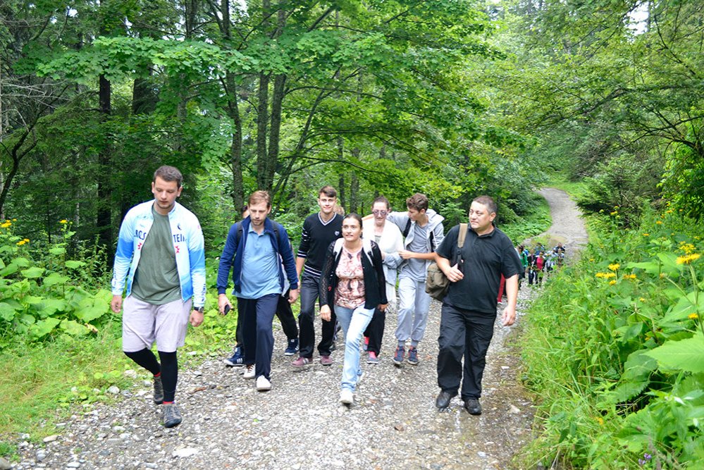 Tabără creştină pentru tineri la Caraiman 77583