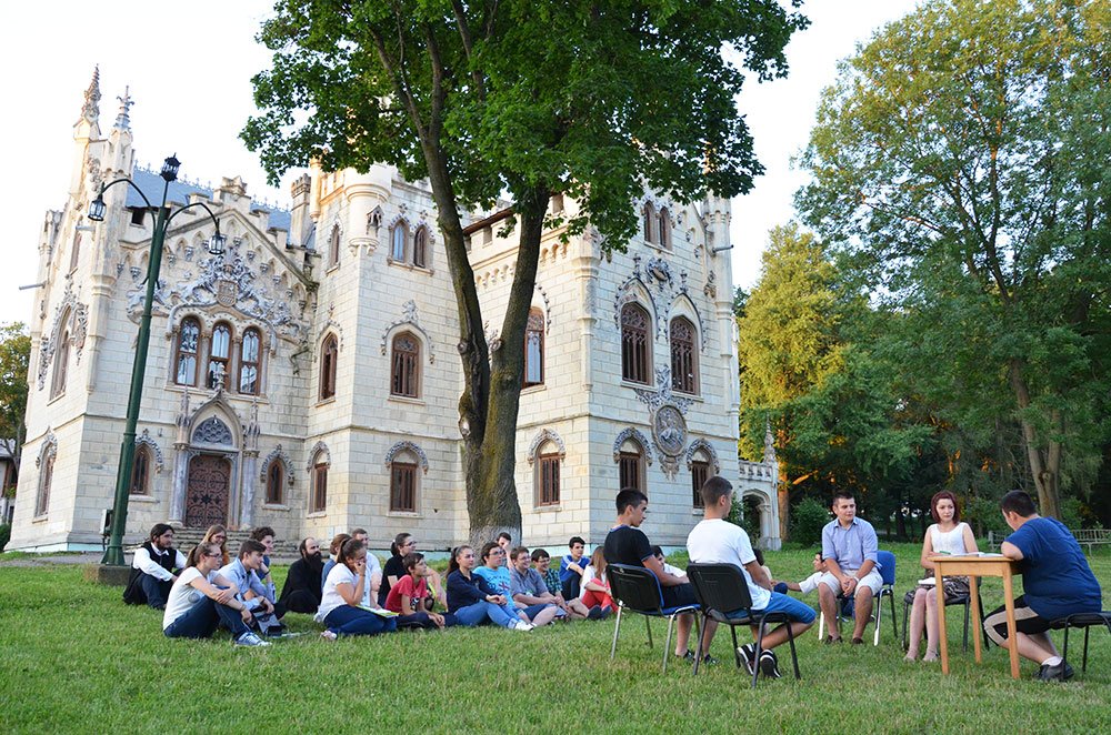 „Experienţa acestei şcoli de vară m-a făcut şi să nu mai gândesc individualist“ 77559