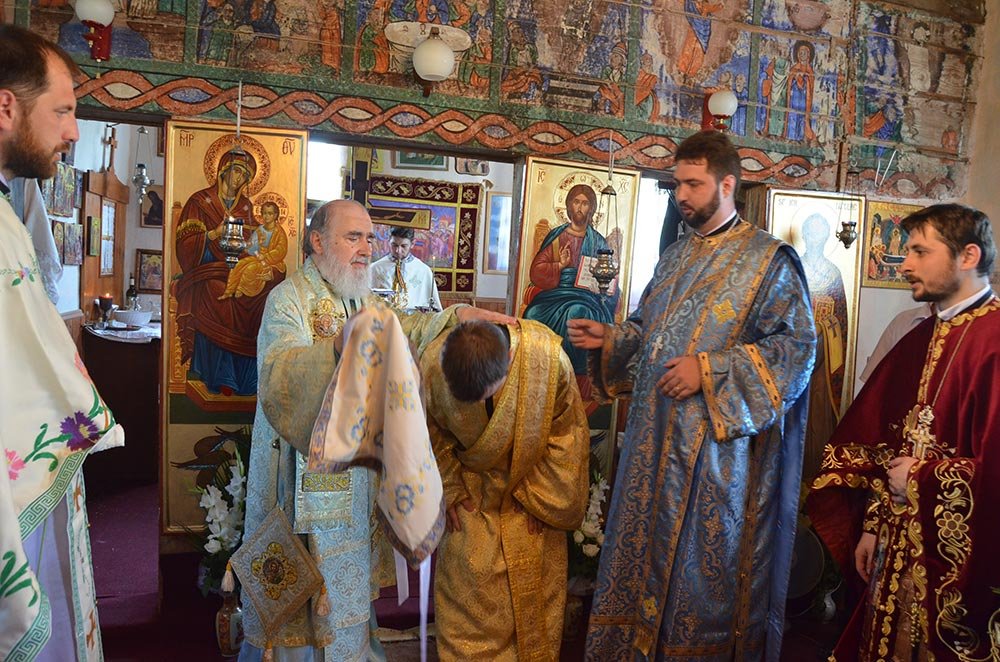 Slujiri arhiereşti la Ciunteşti, Iertof şi Dumbrăviţa 77544