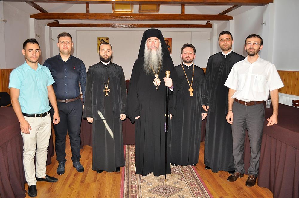 Au fost lansate două cărţi de muzică 77517