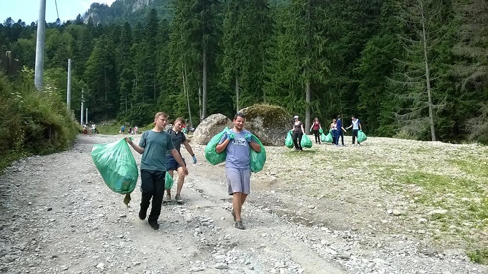Activităţi în cadrul proiectului „Pe munte, spre Cruce“ 77486