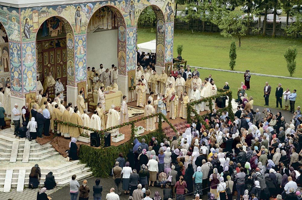 Au debutat sărbătorile sfinţilor nemţeni 77506