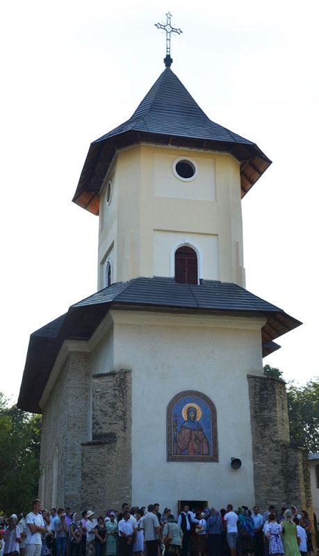 „Cărarea care nu duce la biserica satului nu duce nicăieri“ 77424