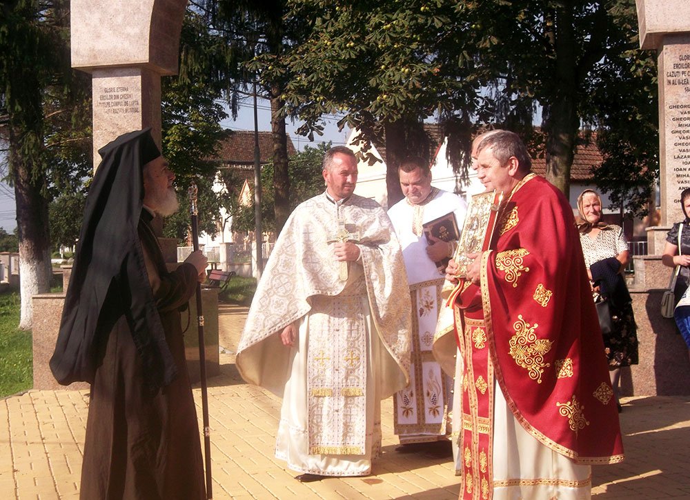 Slujiri arhiereşti în Duminica a 9-a după Rusalii 77412