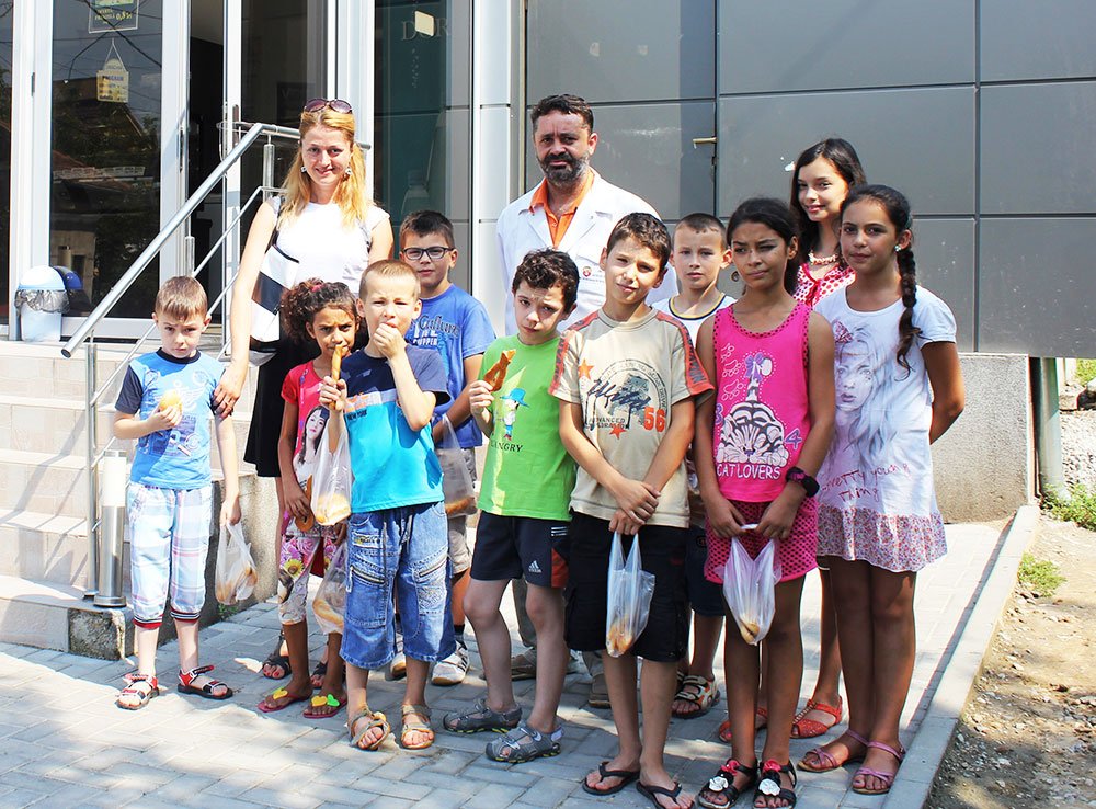 Copiii Centrului social „Best Life“, la fabrica de pâine 77350