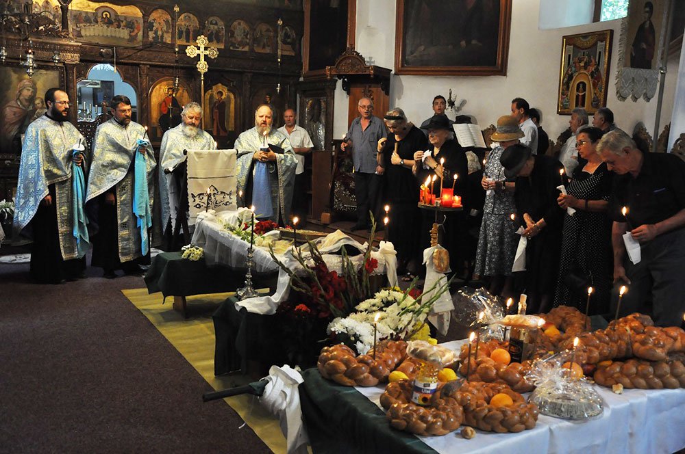 Părintele Ghinuţă Scopos, „un om al sobrietăţii şi al cuminţeniei“ 77343