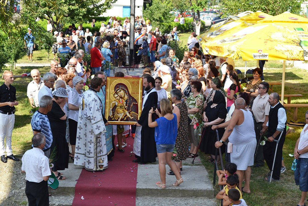 Procesiune cu icoana Maicii Domnului 77331
