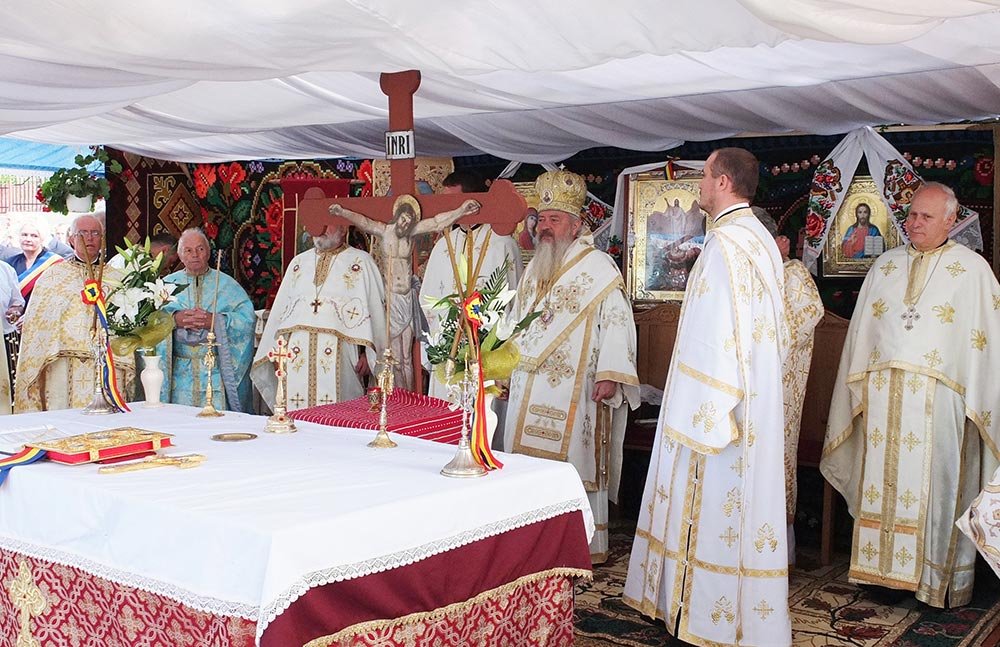 Slujiri arhiereşti în parohii clujene 77298