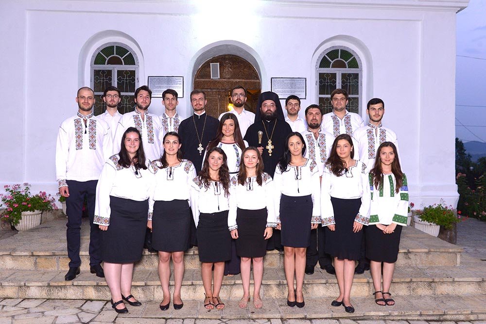 CD conţinând cântările Dumnezeieştii Liturghii, la „Altarul din Poiana liniştii“ 77260