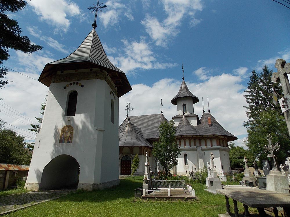 Slujbe de sfinţire la Oşlobeni 77240