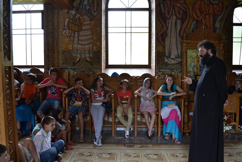 Excursie pentru copiii de la Centrul de tineret din Moniom 77208