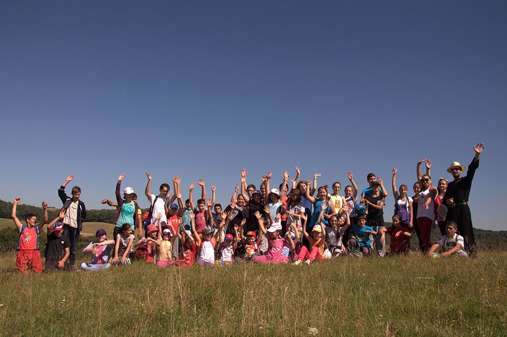 Tabăra „Dacii liberi“, un exerciţiu de identitate, patriotism şi credinţă 77174