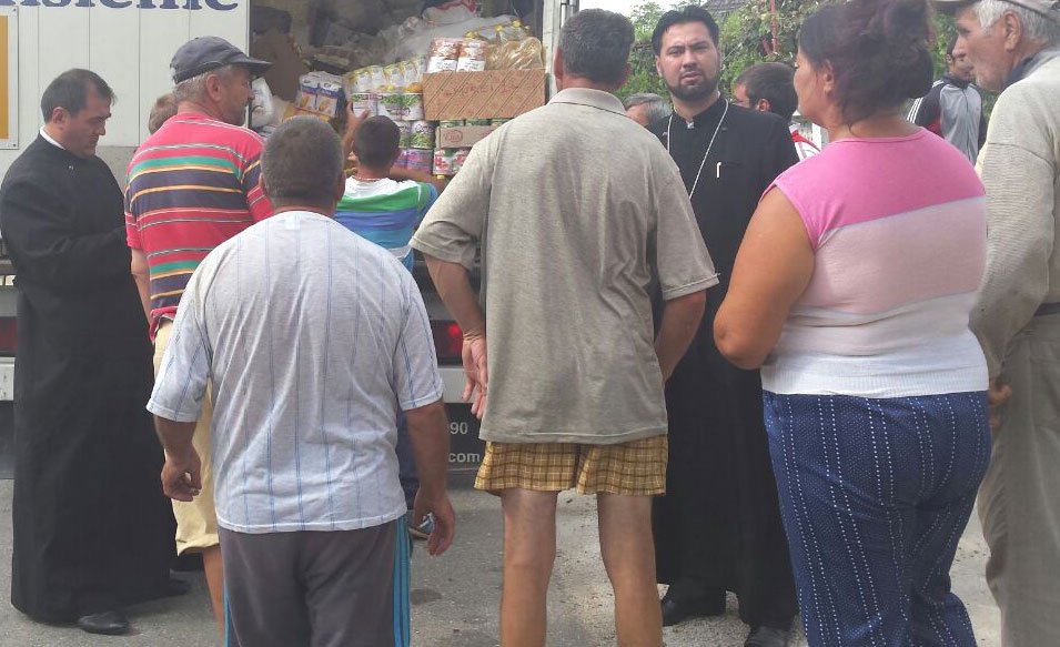 Arhiepiscopia Târgoviştei, alături de sinistraţii din Episcopia Slatinei şi Romanaţilor 77143