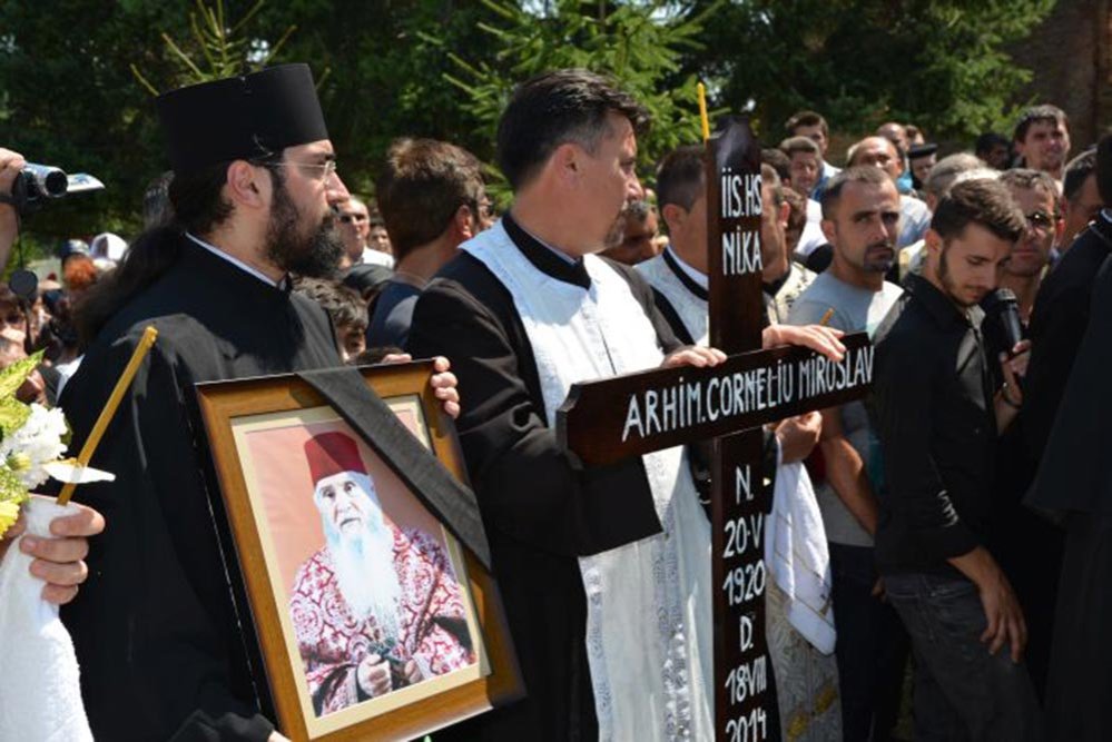 Arhimandritul Corneliu Miroslav, vrednic slujitor al Bisericii 77152