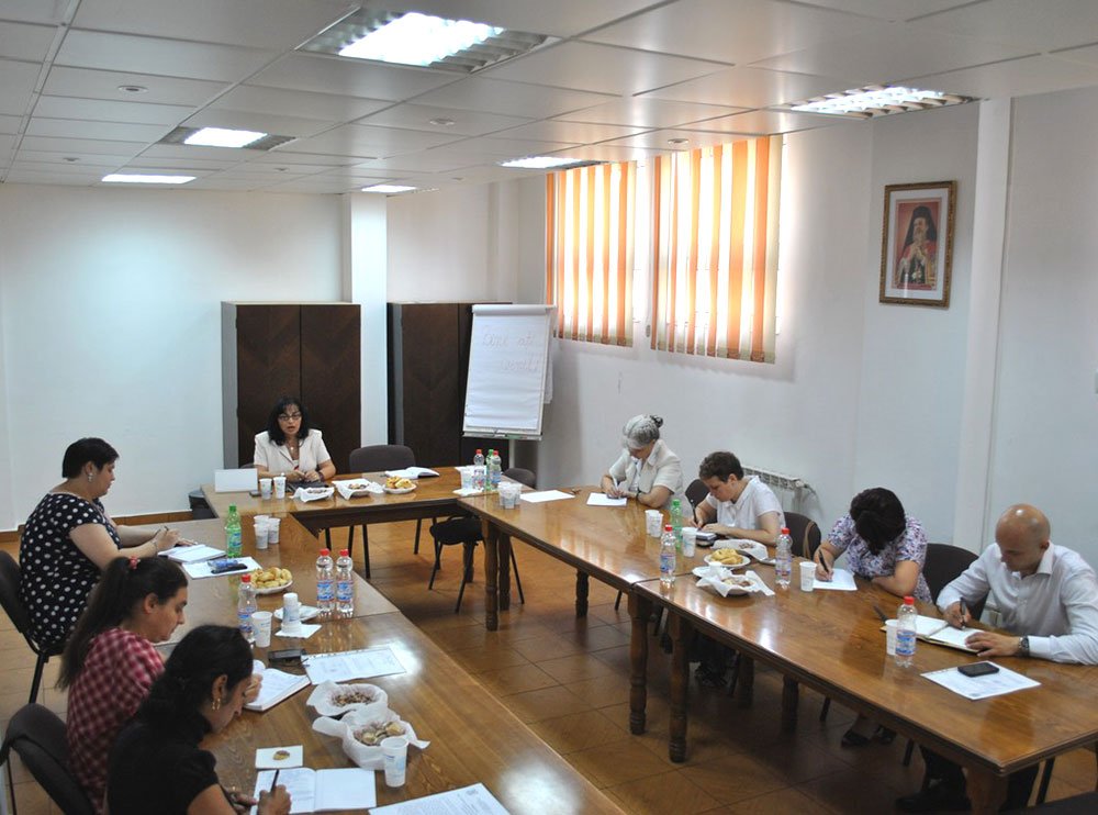 Întrunire a asistenţilor sociali din Episcopia Sloboziei şi Călăraşilor 77144