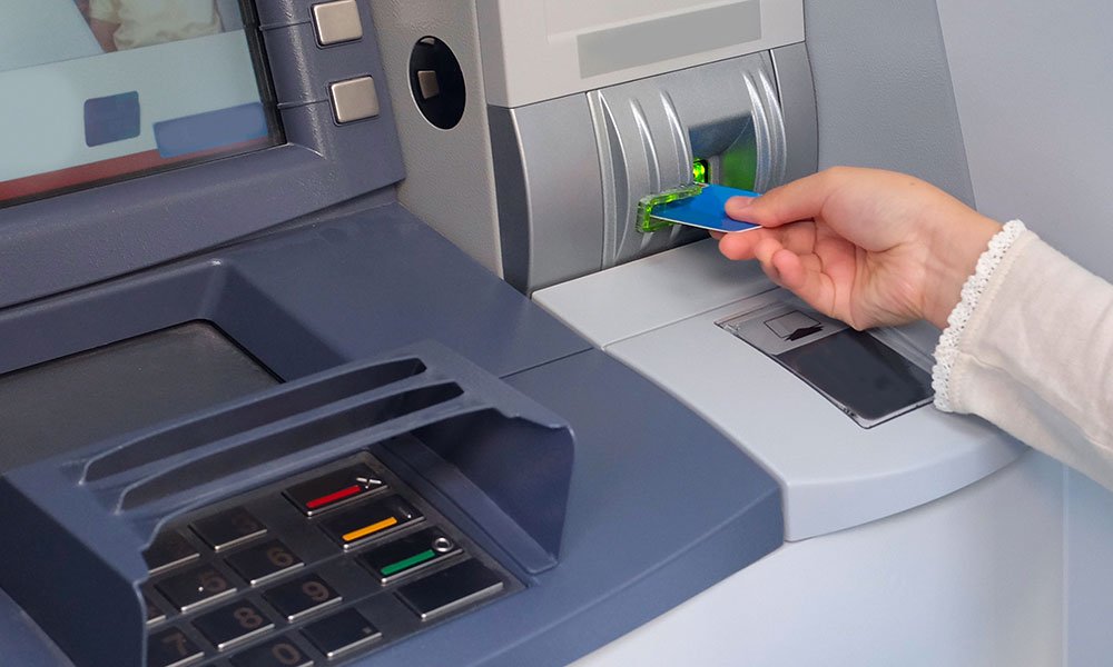 Comisioanele vor fi afişate la bancomate 77132