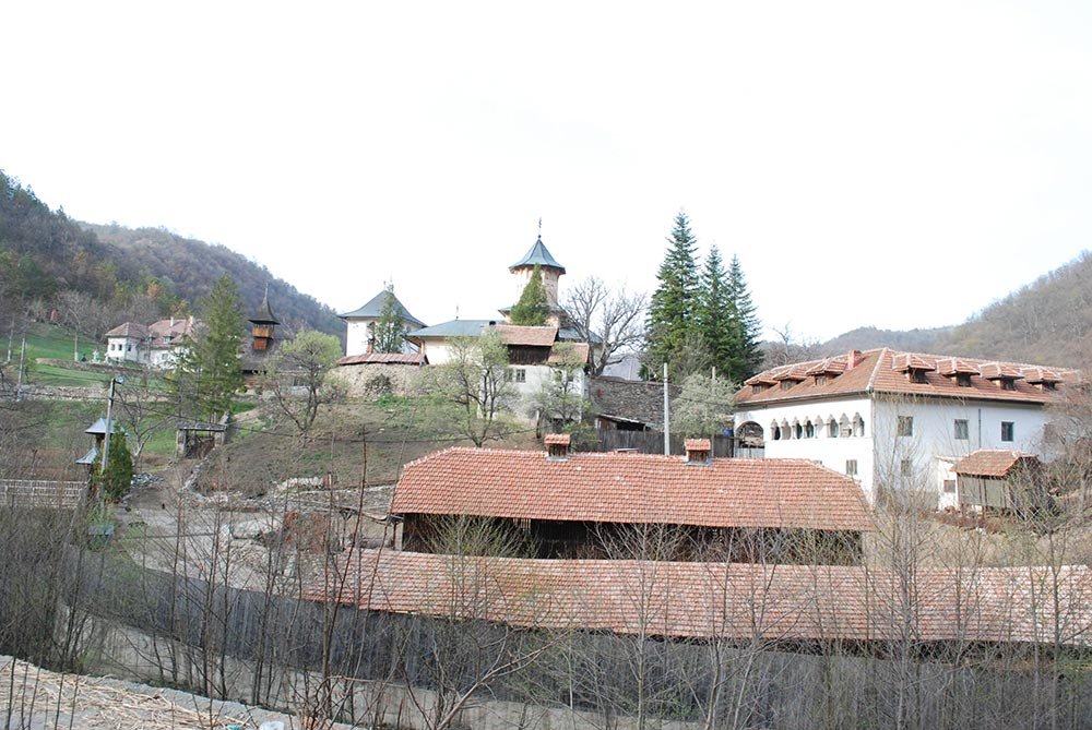 Hram de tradiţie la Topolniţa şi Cămărăşeasca 77119