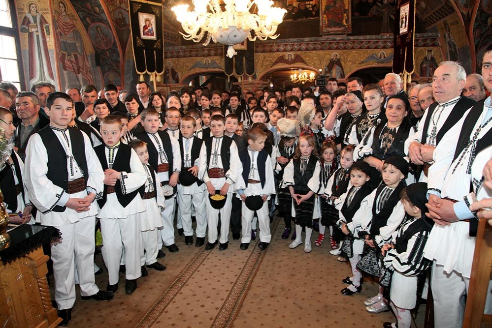 Sărbătoare în Mărginimea Sibiului 77088