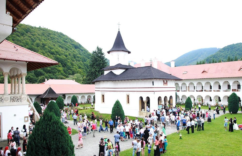 Parastas pentru Mitropolitul Antonie Plămădeală, la Sâmbăta de Sus 77067