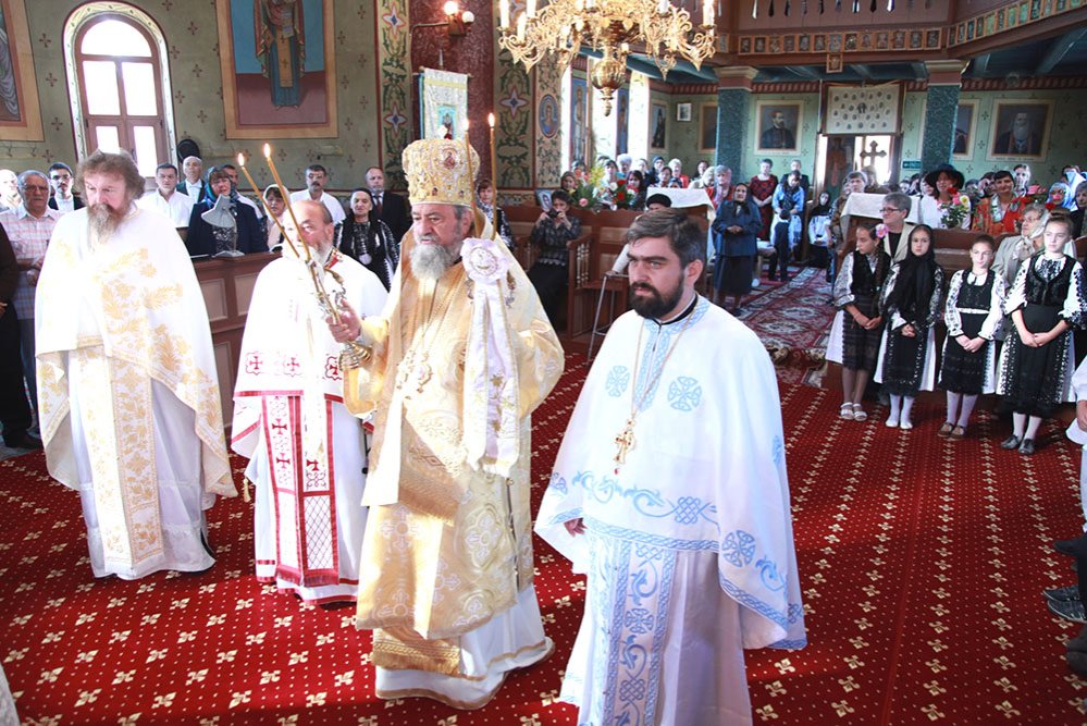 Slujiri arhiereşti în Duminica a 12-a după Rusalii 77022