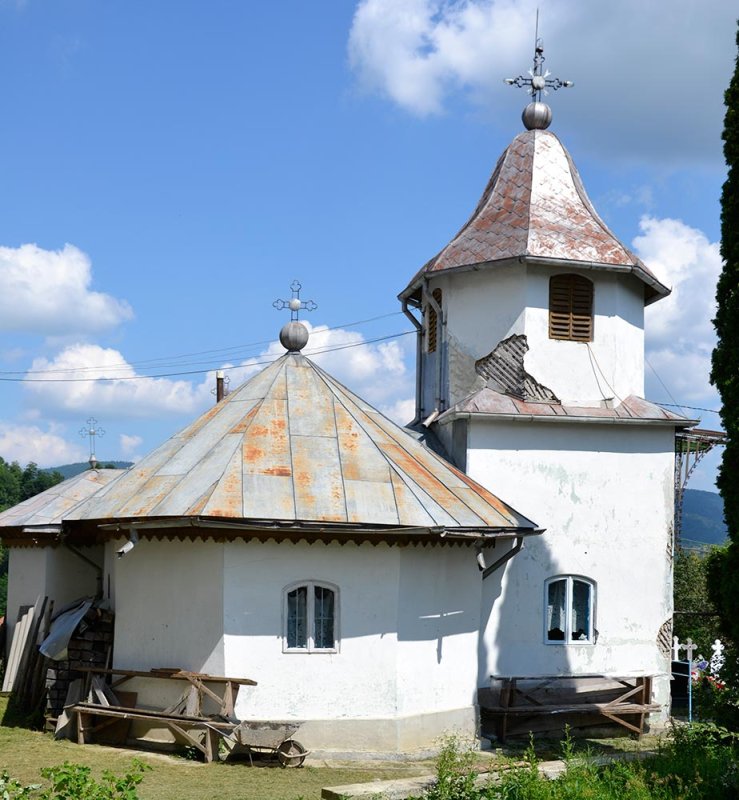 Bisericuţa din poiana cu leordă 76928