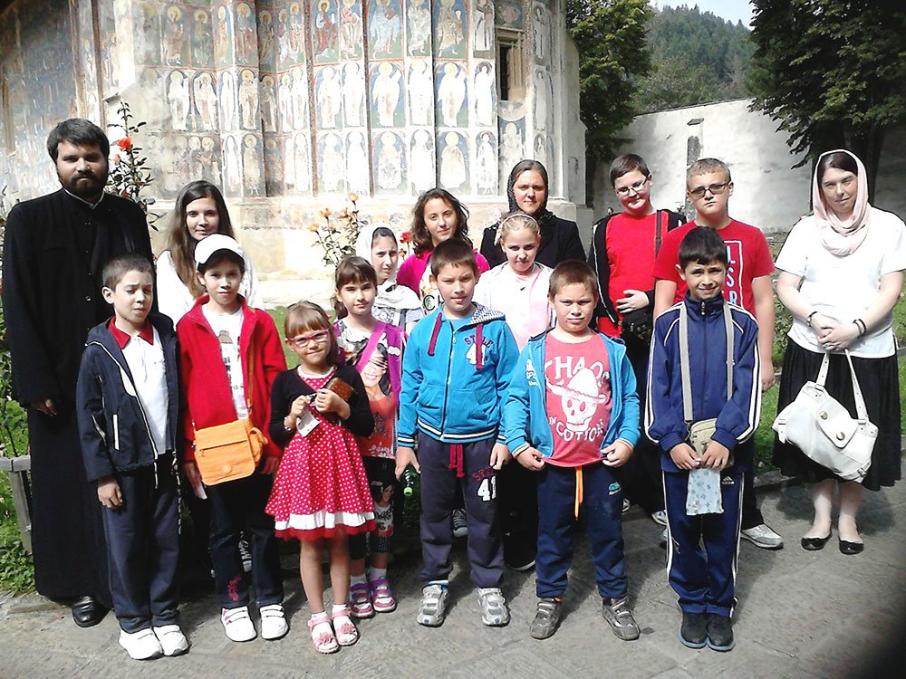 Copiii din Parohia „Sfinţii Trei Ierarhi“ din Piatra Neamţ, în pelerinaj 76926