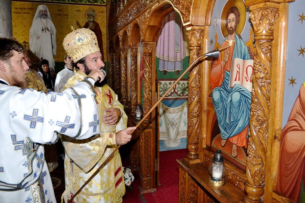 Duminica dinaintea Înălţării Sfintei Cruci în Mitropolia Banatului 76904