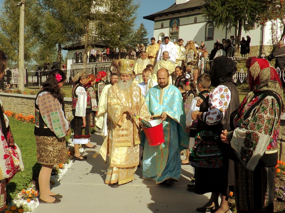 Zi de sărbătoare în Parohia Coşna 76885