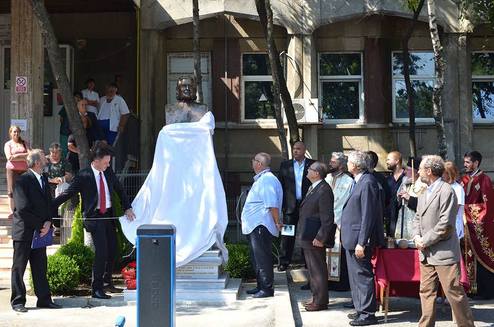 Pomenire şi recunoştinţă pentru „îngerul copiilor” 76842