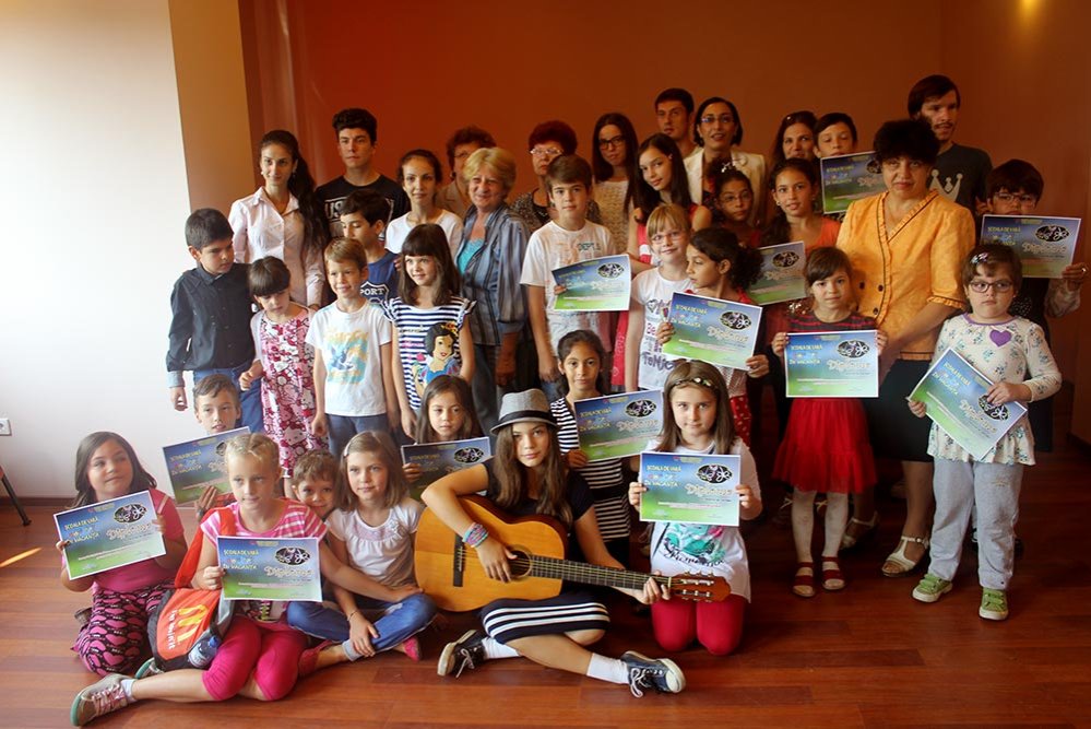 Copiii Centrului social „Best Life“, premiaţi de Muzeul Olteniei 76829