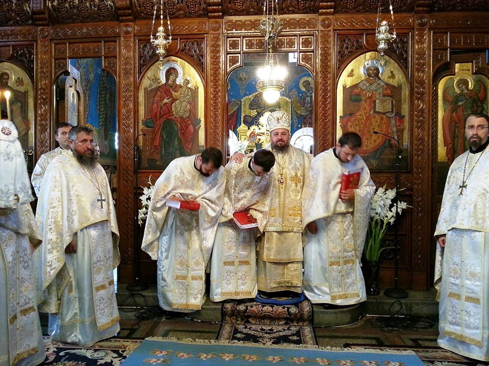 Hirotonie şi hirotesiri la Deva 76824