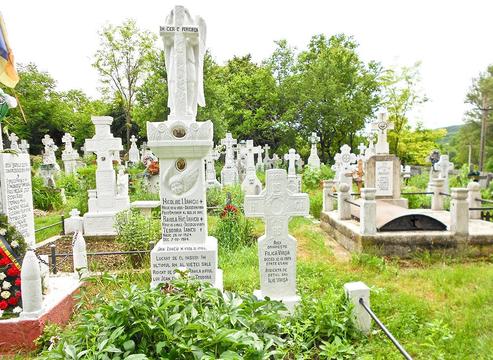 Cioplitorii de monumente funerare din Ciuta 76798