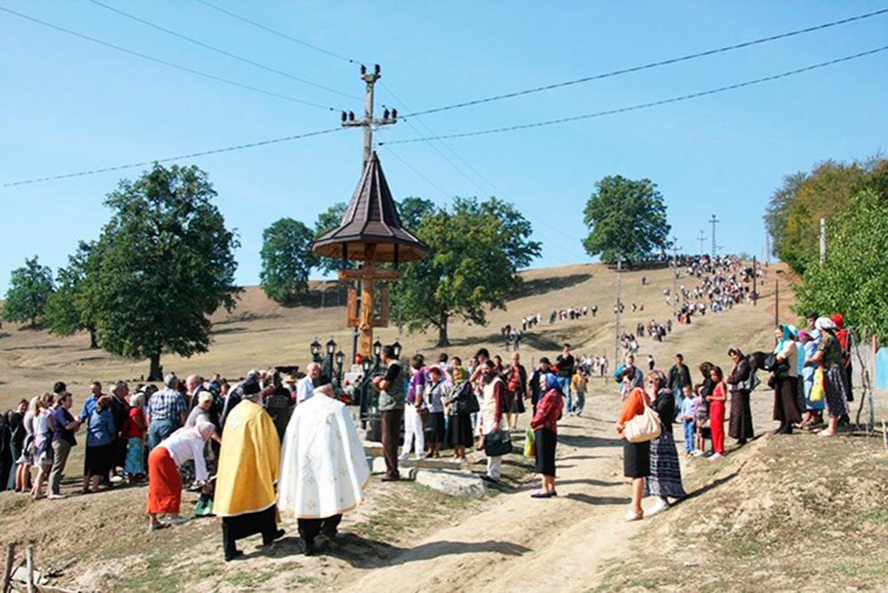 Pelerinajul "Drumul Crucii", la Mănăstirea Hadâmbu 76813