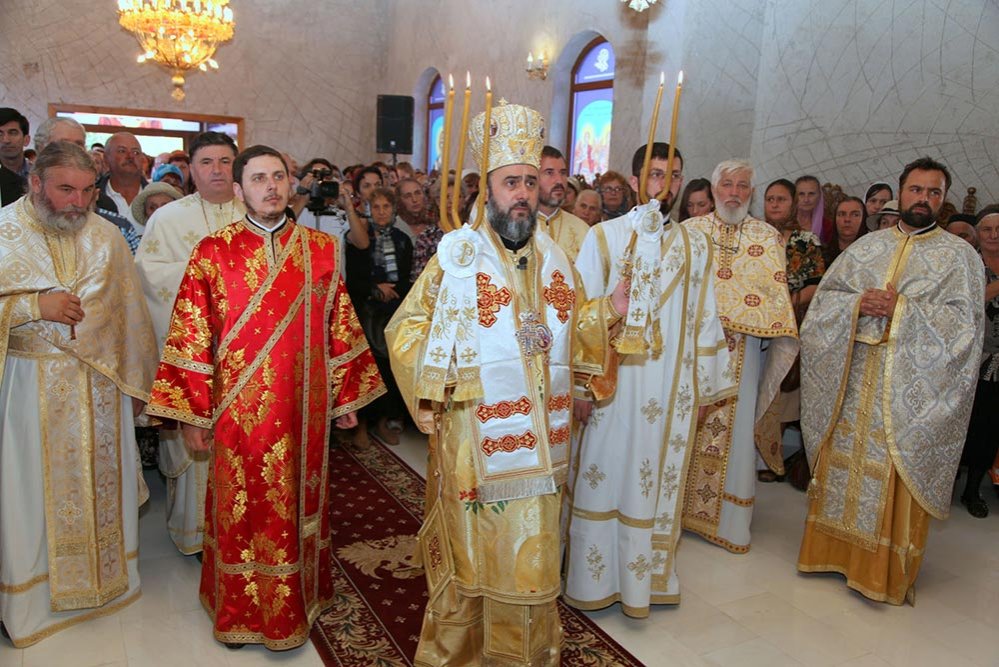 A fost sfinţită Biserica „Sfântul Teodosie de la Brazi“ din Râmnicu Sărat 76761
