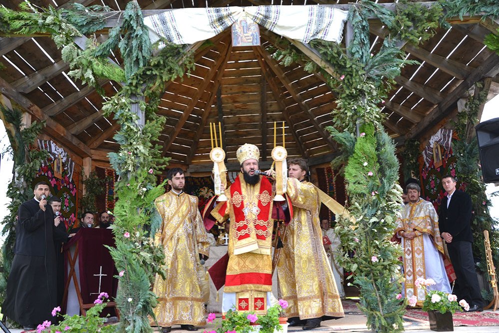 Hramul Schitului Petroşniţa 76753